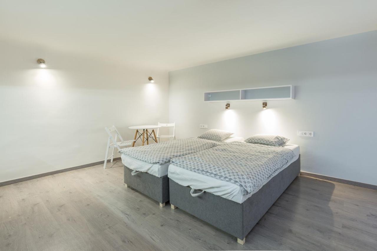 Minimalist Styled Tiny Ap @New York Cafe Apartment Budapest Exterior photo